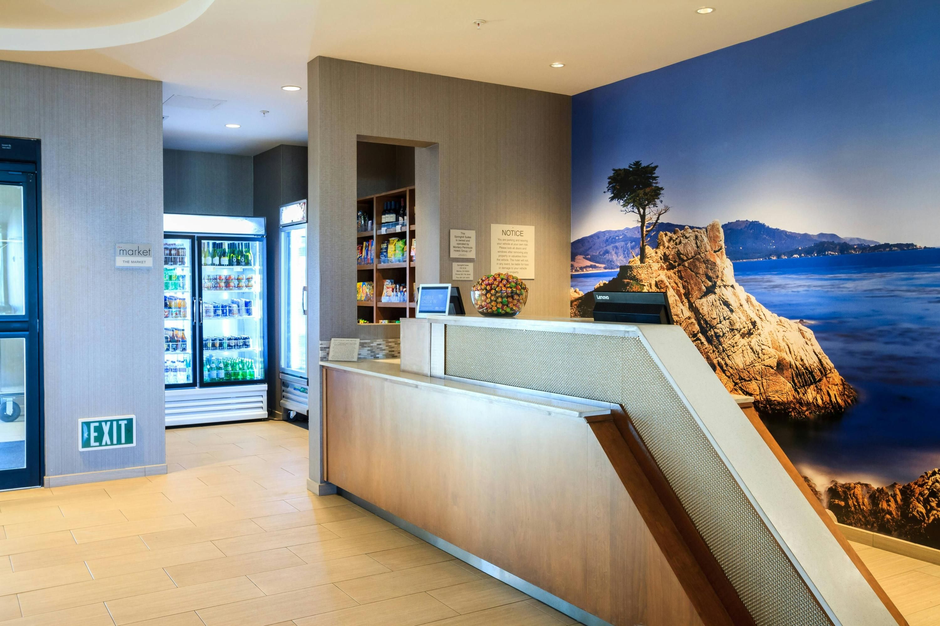 Front desk Photo