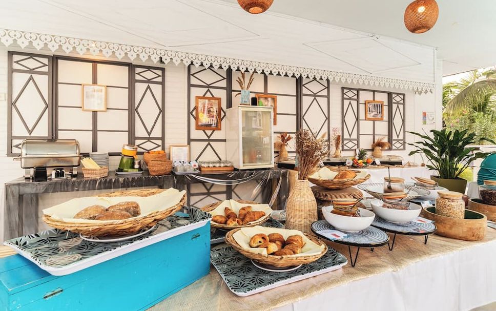 Buffet Photo