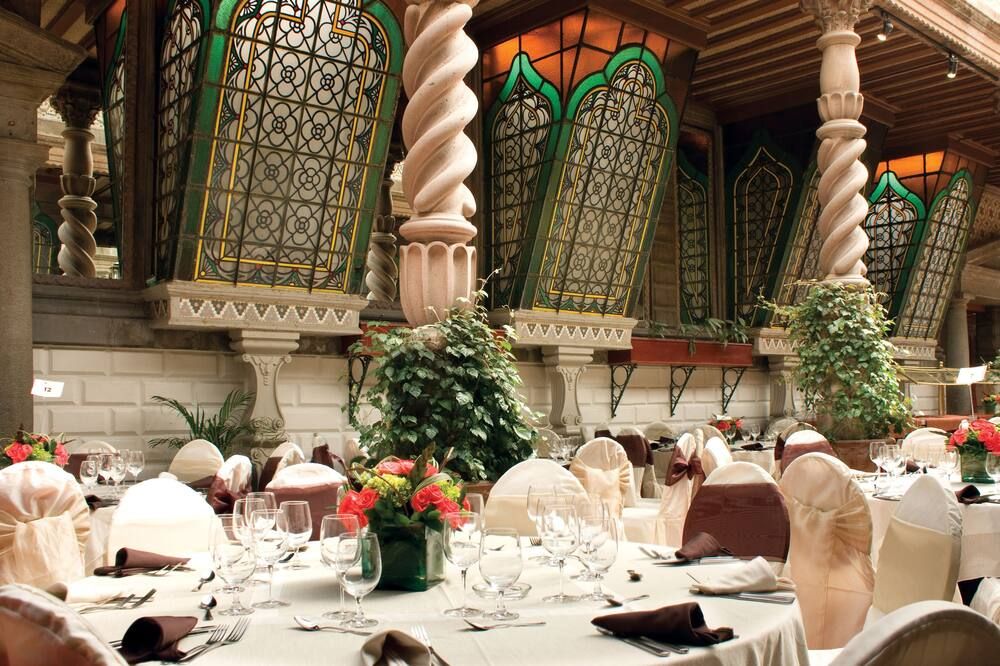 Banquet hall
