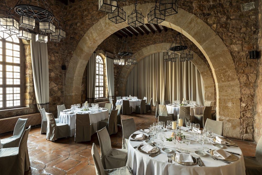 Banquet hall