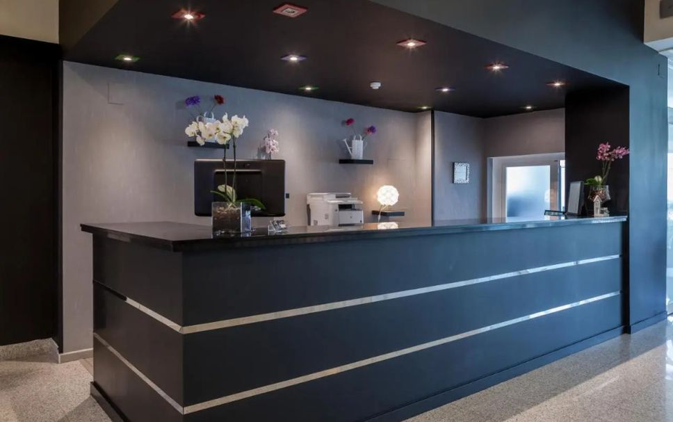 Front desk Photo