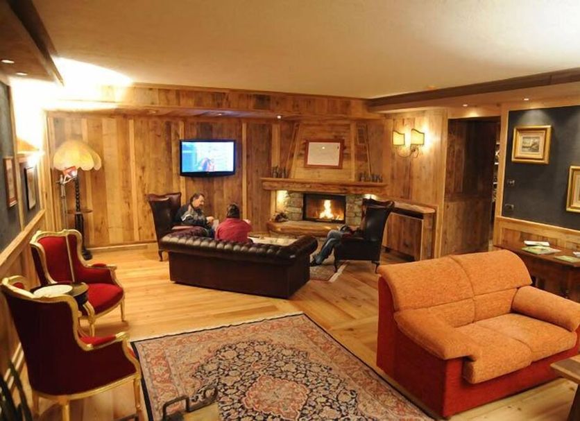 Lounge Photo