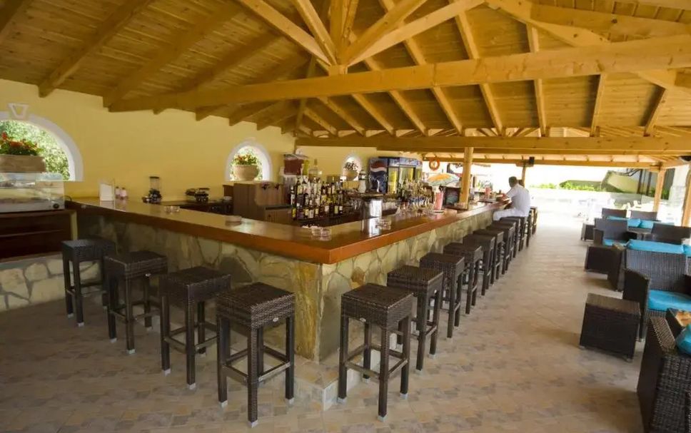 Bar Photo