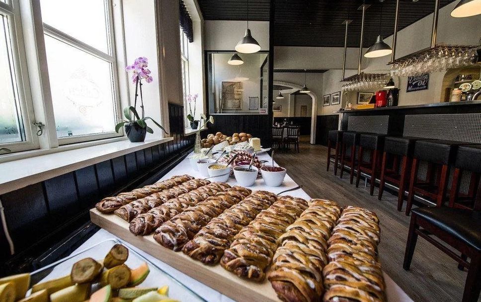 Buffet Photo