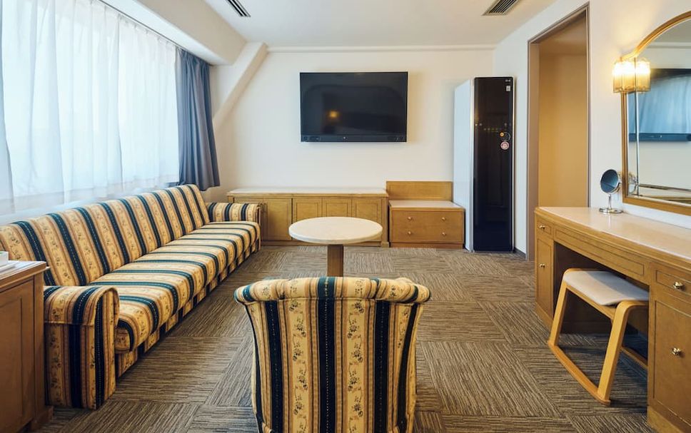 Lounge Photo