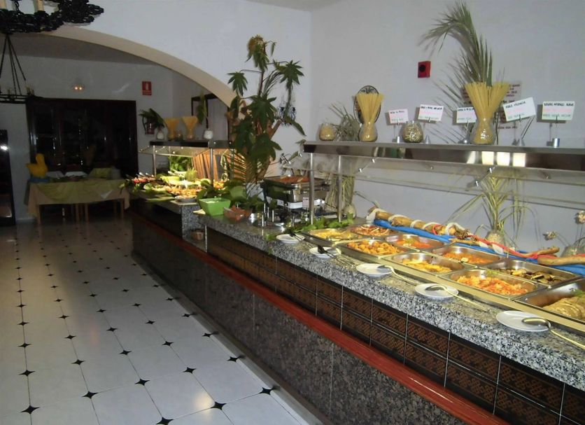 Buffet Photo
