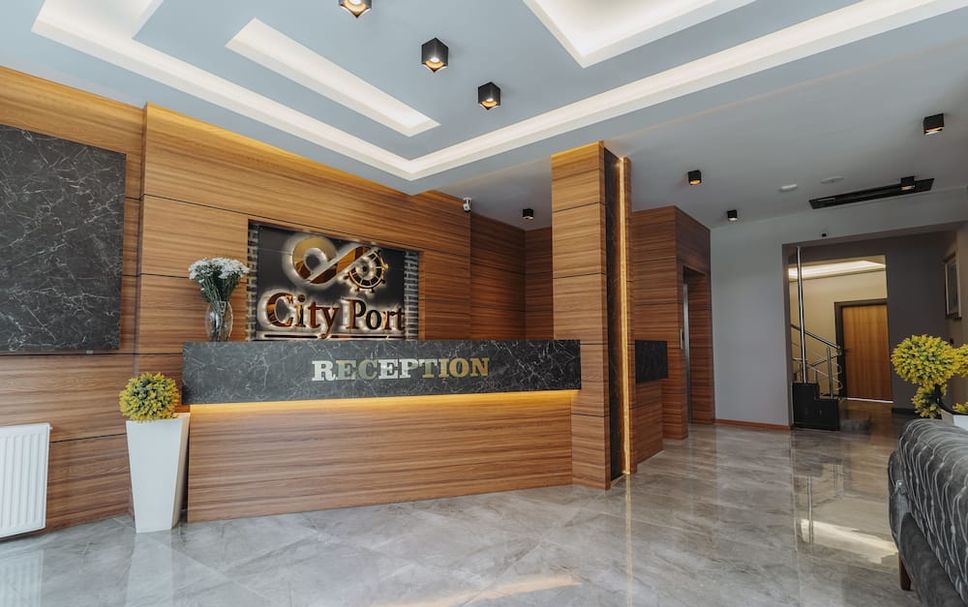 Front desk Photo
