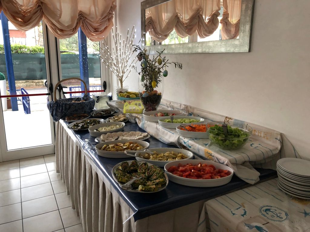 Buffet Photo