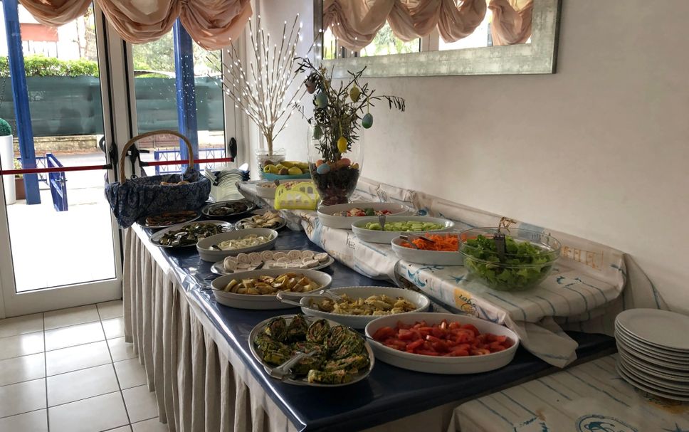 Buffet Photo