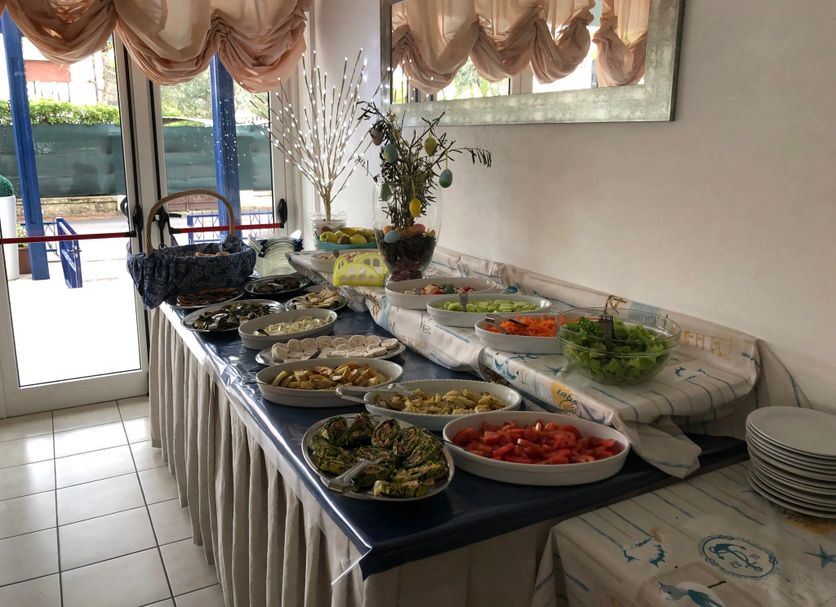 Buffet Photo
