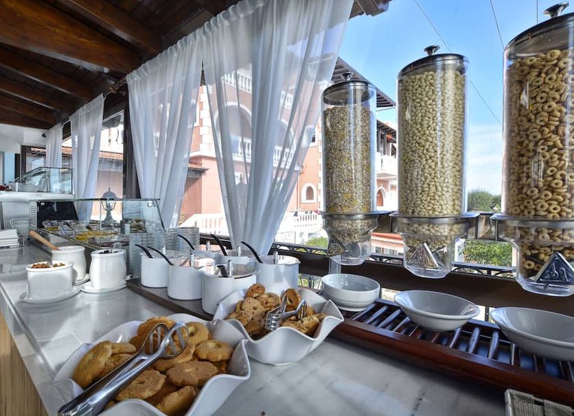 Buffet Photo