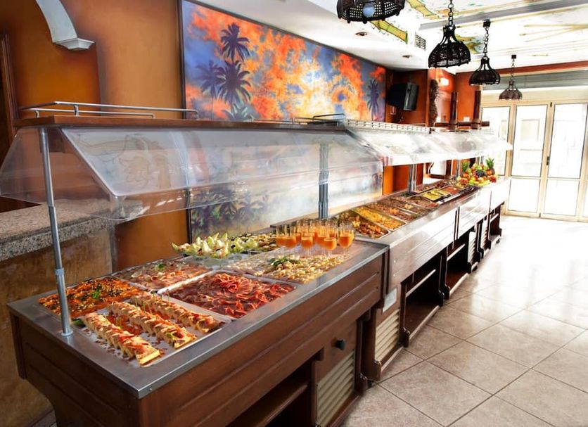 Buffet Photo