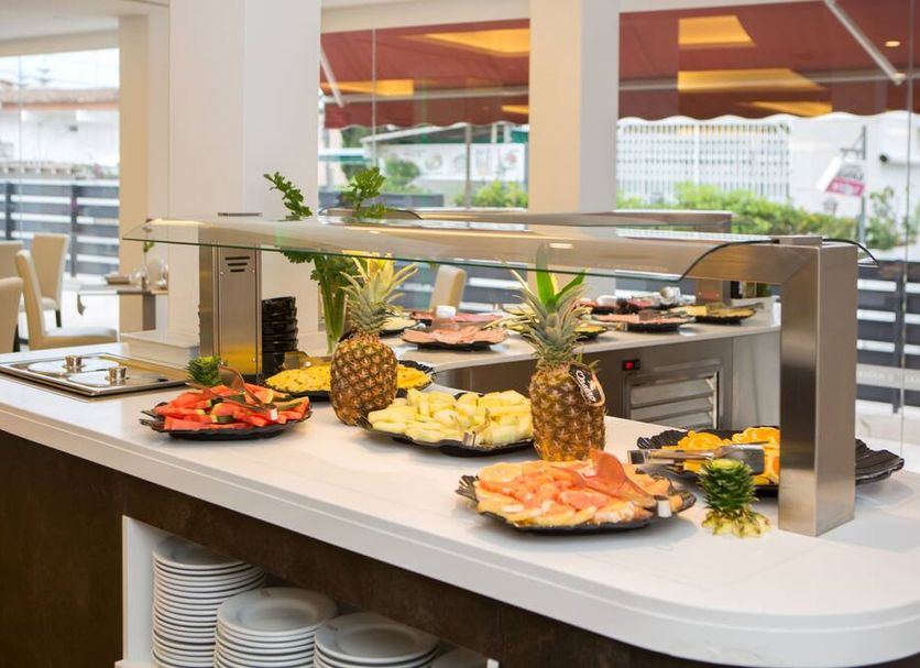 Buffet Photo