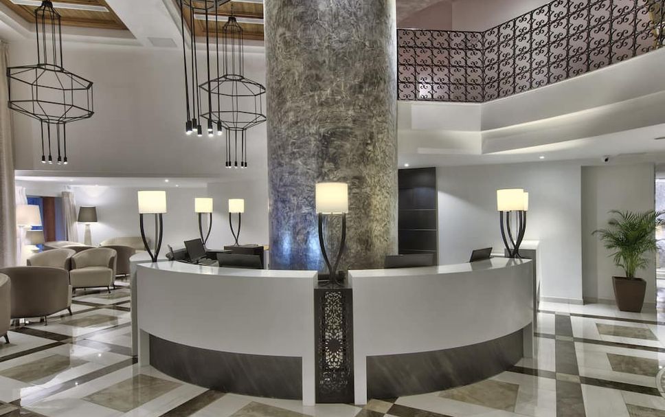 Front desk Photo