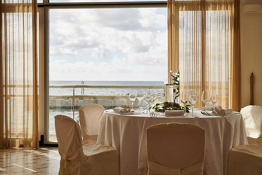 Banquet hall