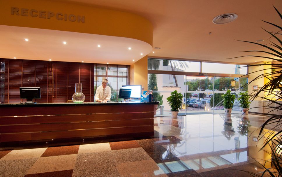 Front desk Photo