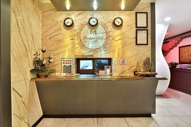 Front desk Photo