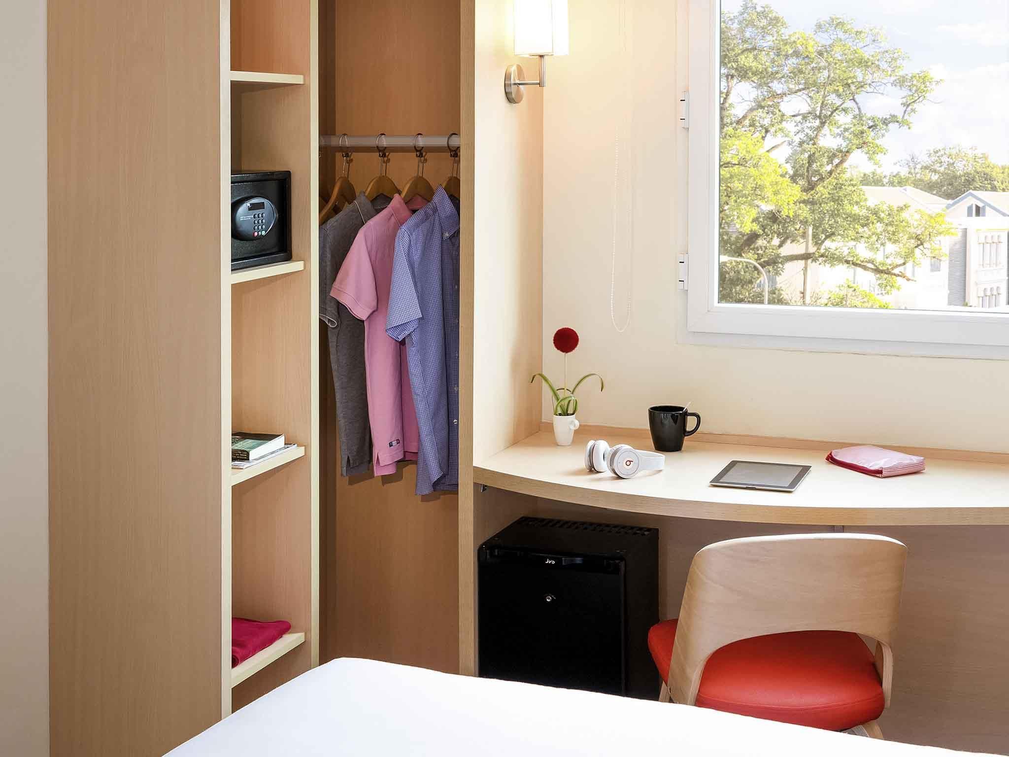 Room amenity