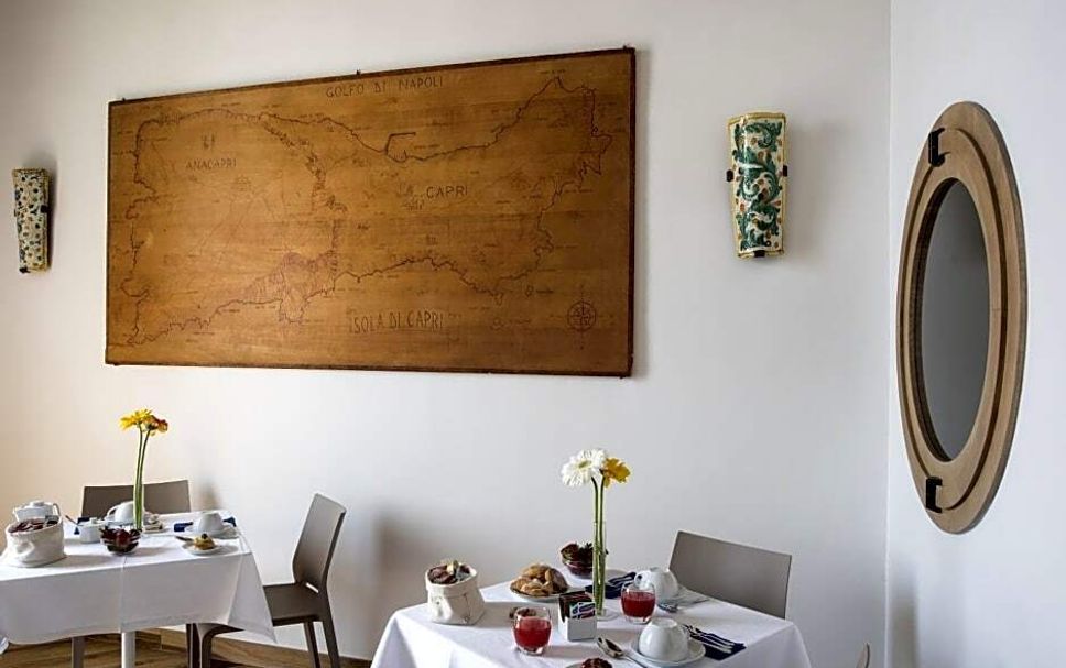 Dining room Photo