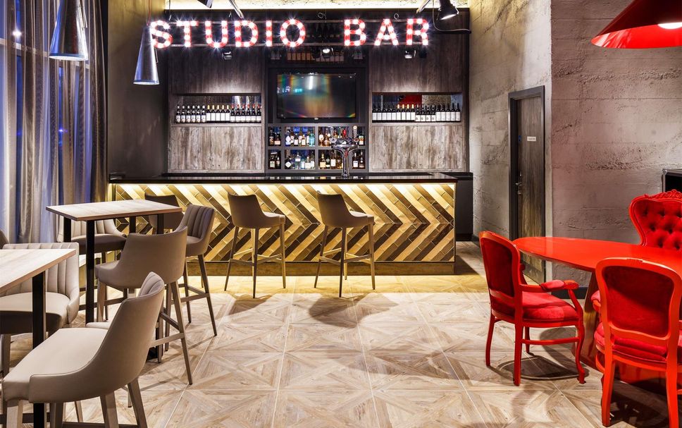 Bar Photo