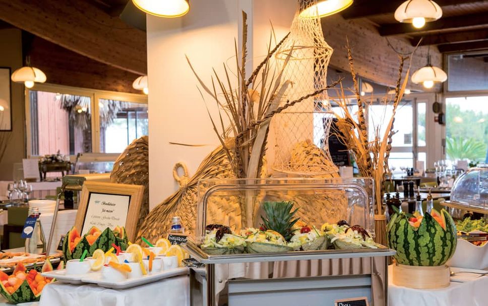 Buffet Photo
