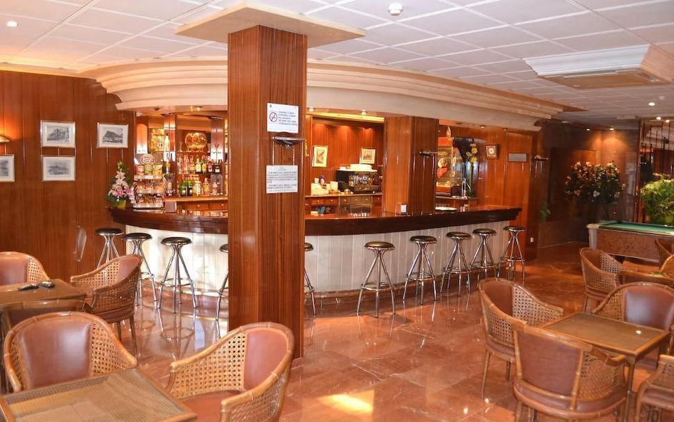 Bar Photo