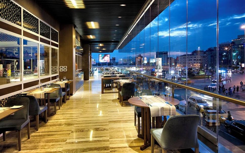 Restaurant Photo