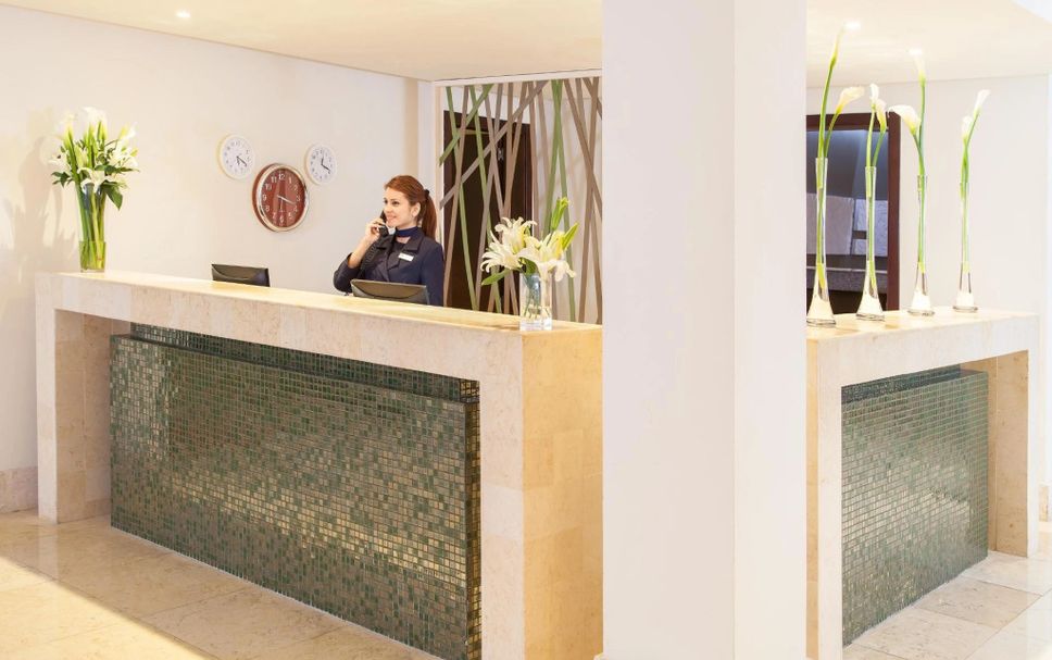 Front desk Photo