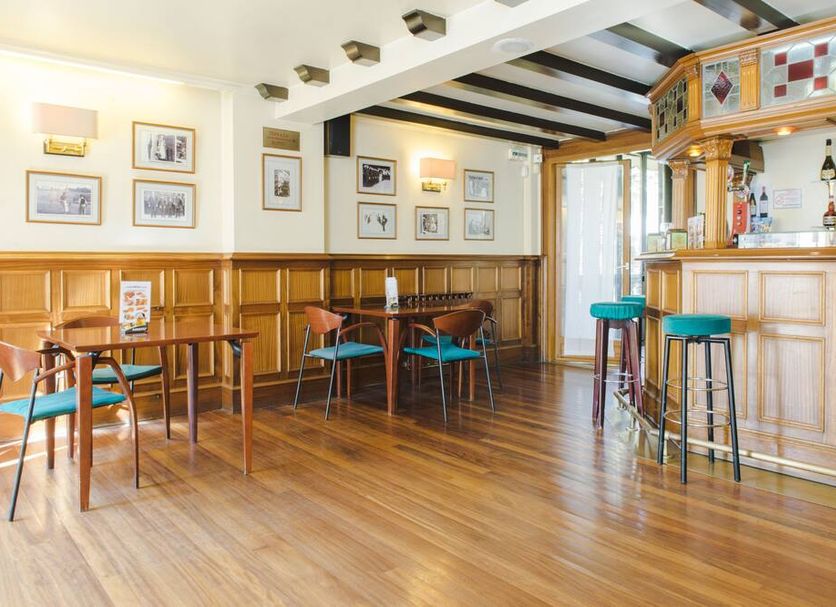 Bar Photo