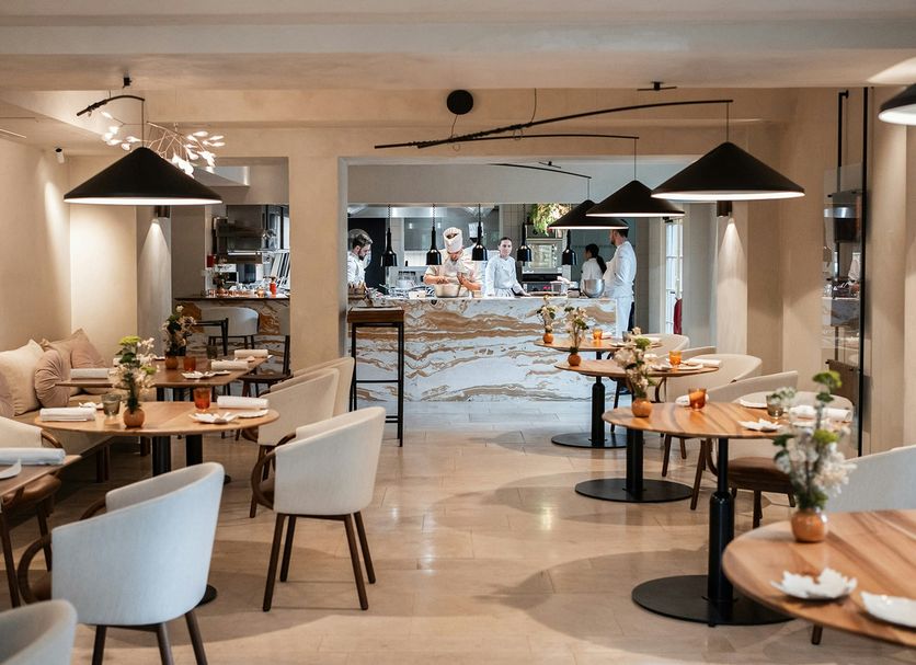 Restaurant Photo