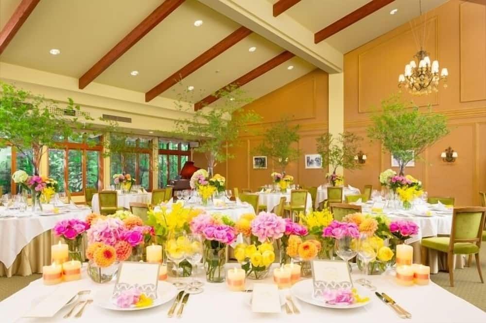 Banquet hall