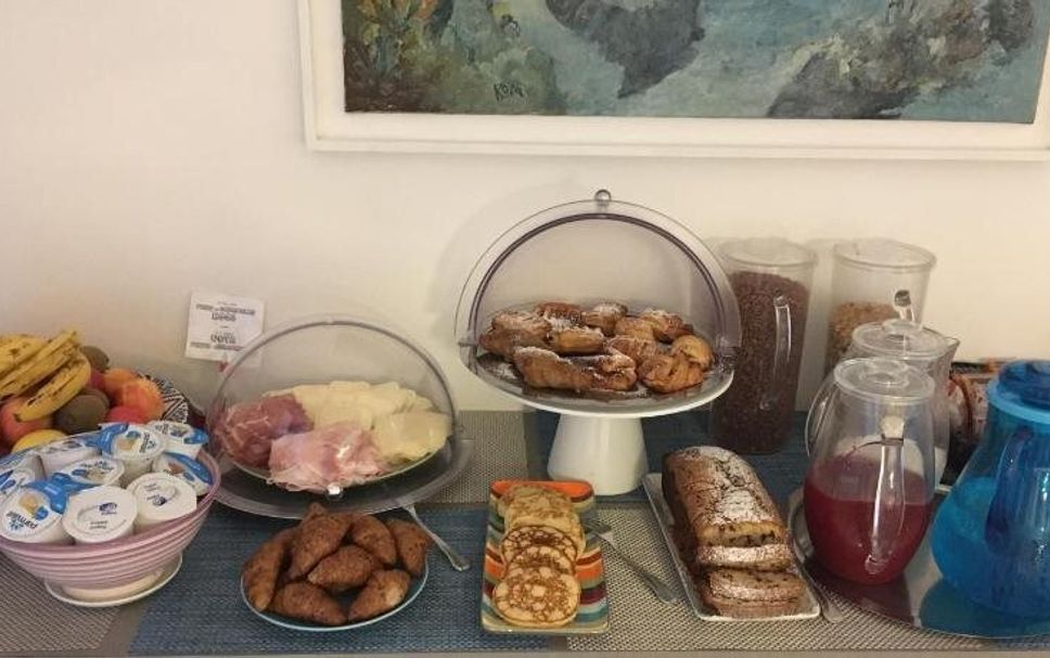 Buffet Photo