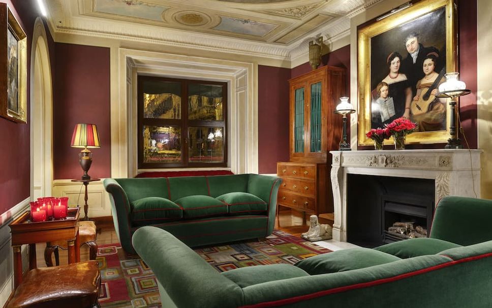 Lounge Photo