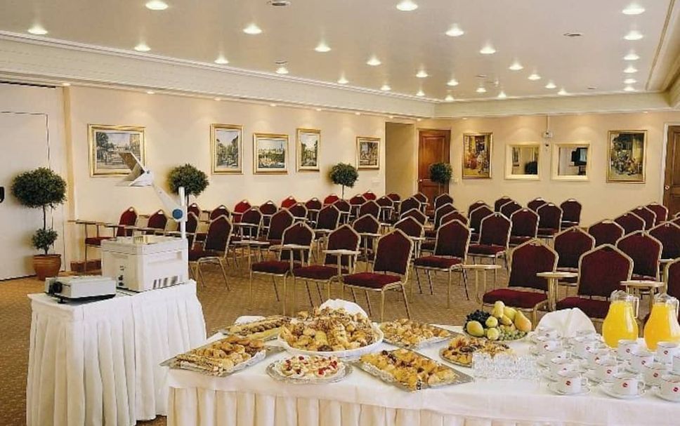 Banquet hall Photo
