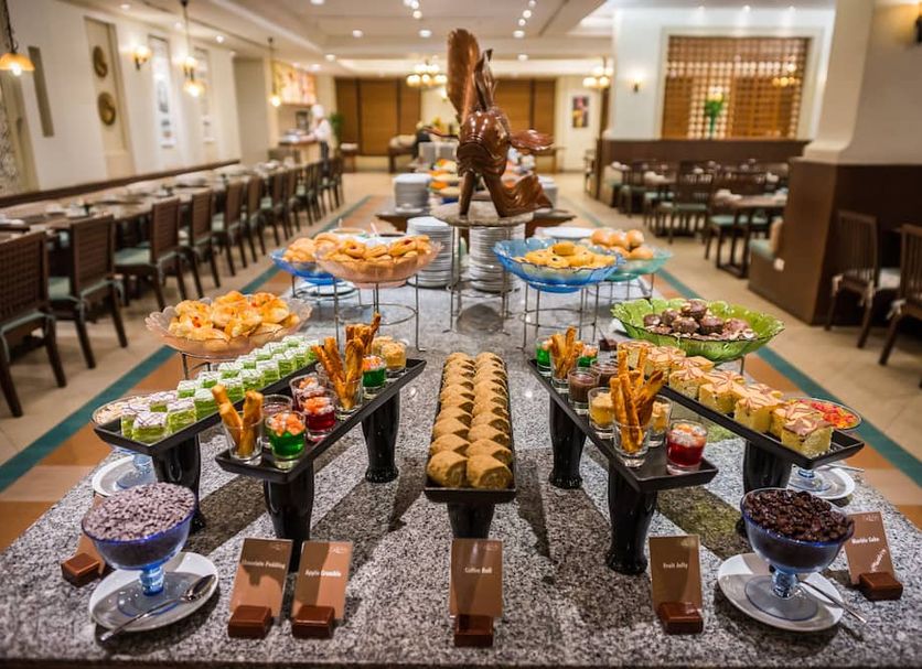 Buffet Photo
