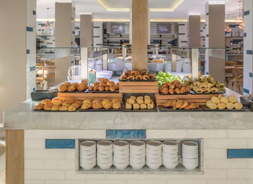 Buffet Photo
