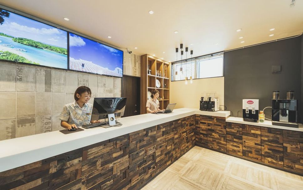 Front desk Photo