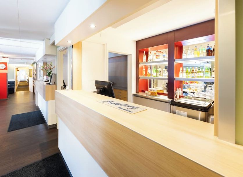 Front desk Photo