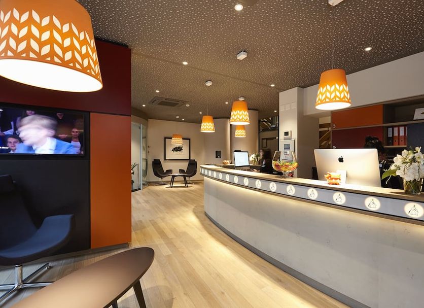 Front desk Photo