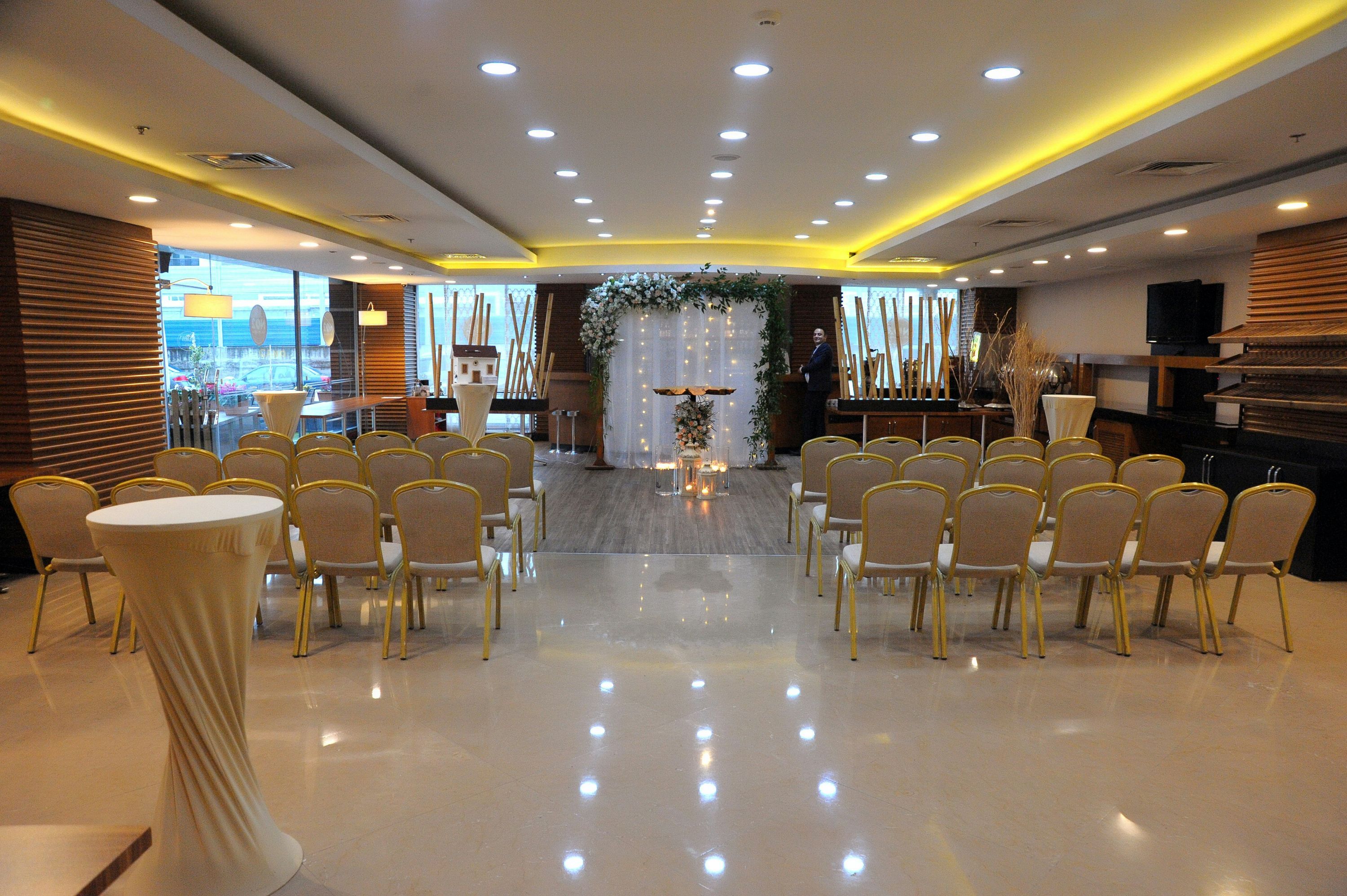 Banquet hall