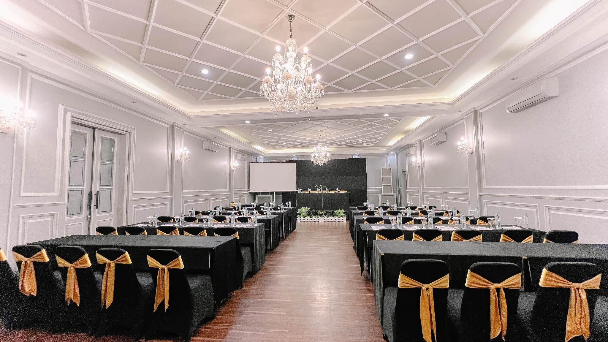 Banquet hall