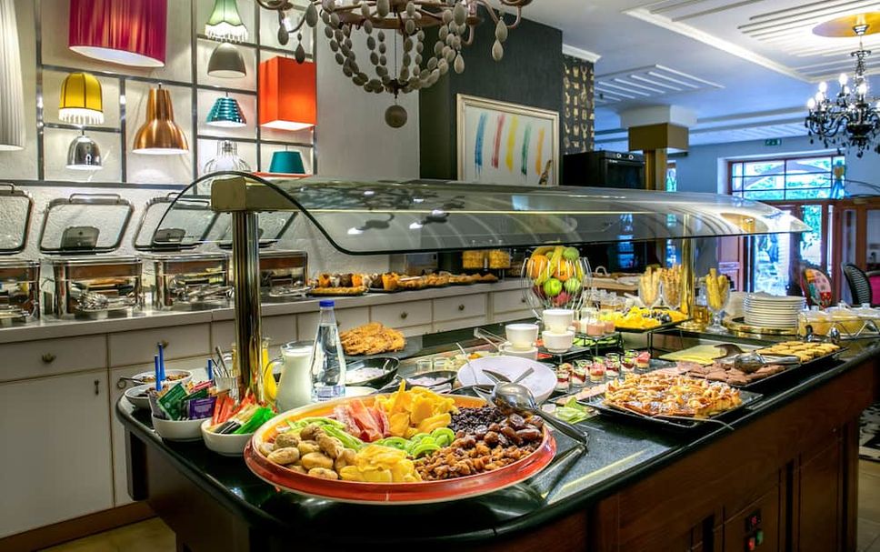 Buffet Photo