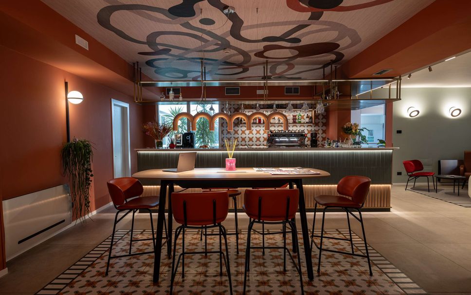 Bar Photo