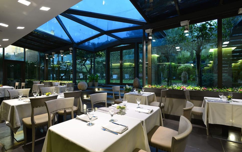 Restaurant Photo