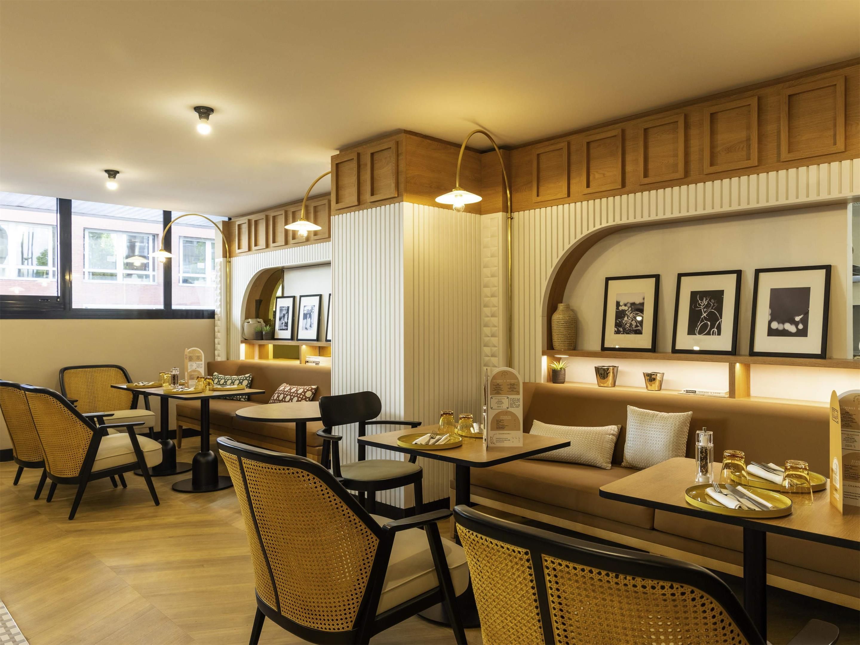Restaurant Photo