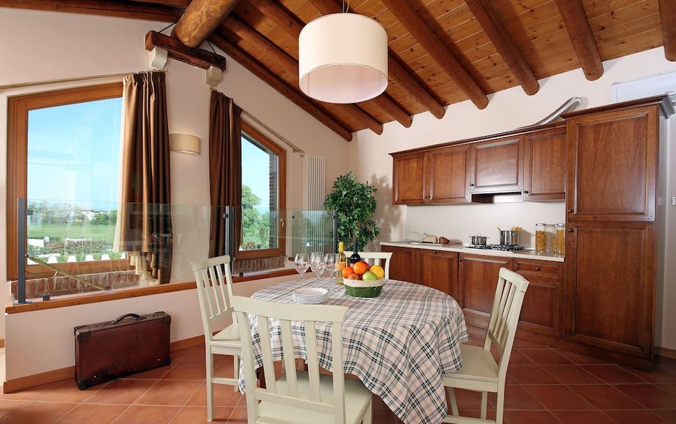 Dining room Photo