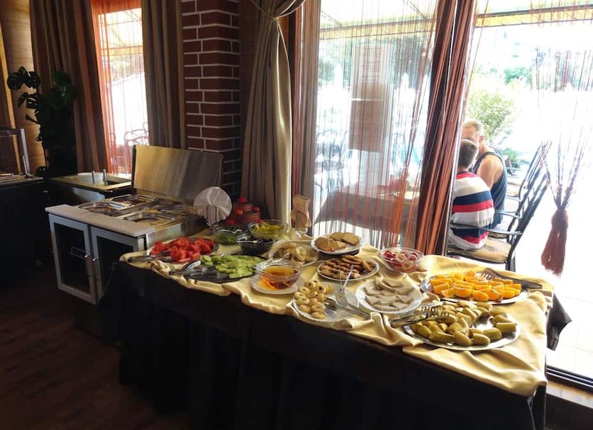 Buffet Photo
