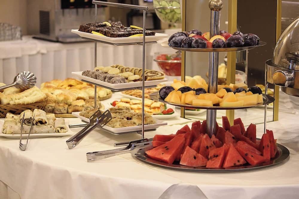 Buffet Photo