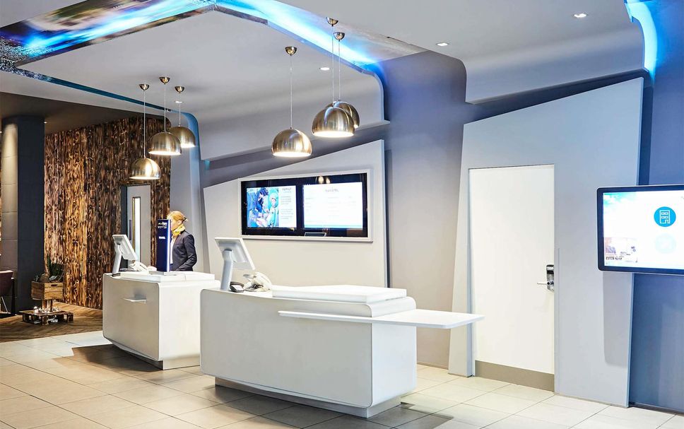 Front desk Photo