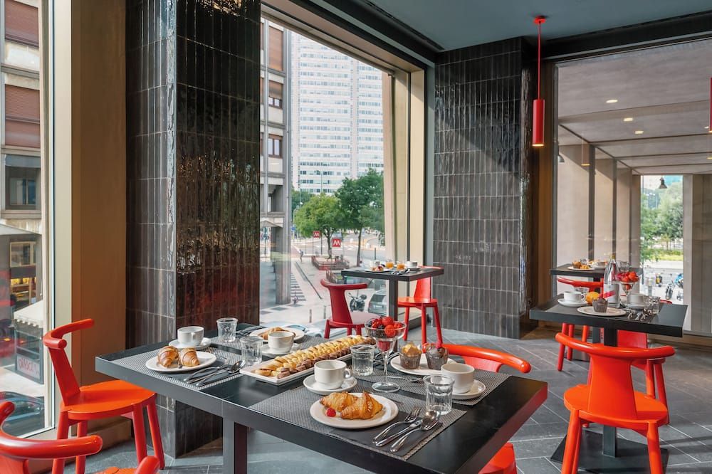 Restaurant Photo